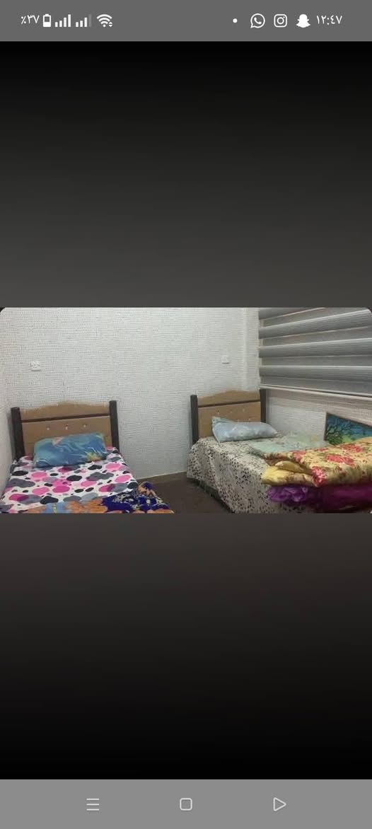 ايجار في جمعيه خير الله شقه 500 الف موثثه للعوئل  طابق ثالث مدعومه بمصعد غرفتين صاله مطبخ

نص مكتوب في الصور:
- %٣٧ ١٢:٤٧