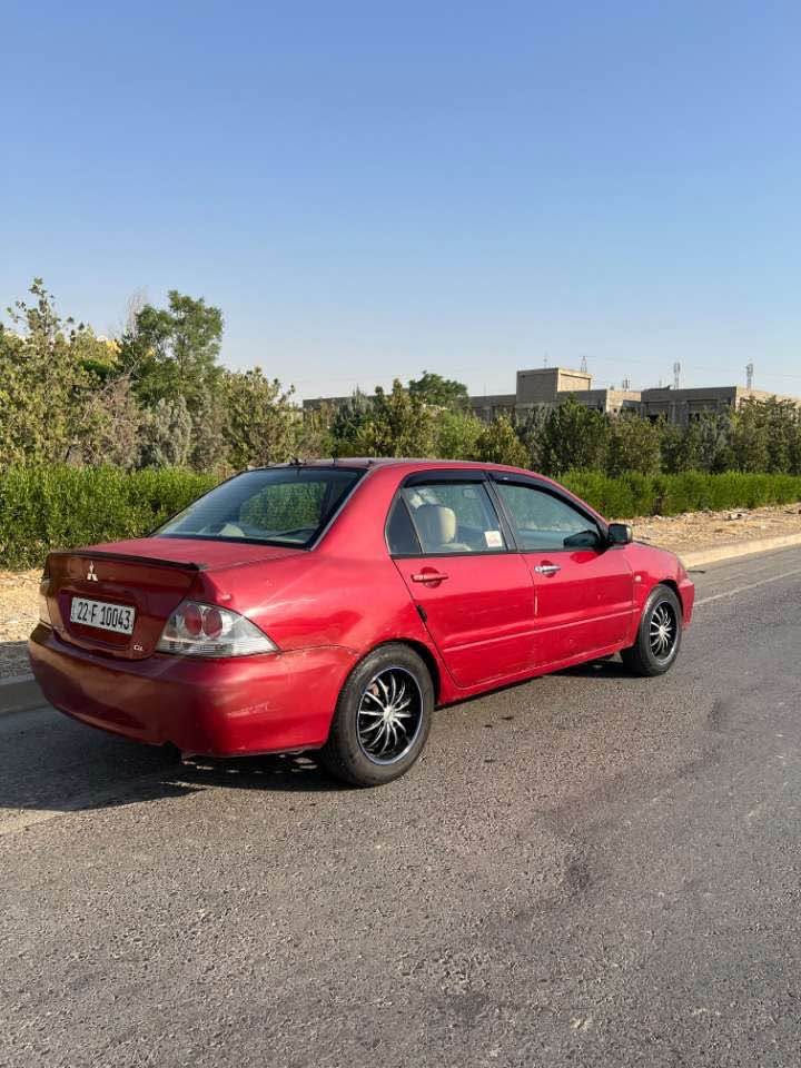 مستەربۆشی لانسەر مۆدێل 2007 سەیارە ناو فۆرمیکایە و مەکینەی گەورە بیلادی و سەیارەکە 3 پارچە و نیوی سبوغە بەس پشت و پێشی کەپسە واتا ژۆرێی هیج نەگرتووە و گێر و مەکینەی بەشەرت و سیستەم غازی ئیتالی بۆ بەستراوە و چوار ویلی سپۆرتی لەبنە سەیارە وەکو مەسرف زۆر بێ مەسرفە هەموو قەلبی بەشەرت و         نرخی 69 وەرەقە و مەجالێکی برایانە و رەقەم تەلەفۆن *********** أربيل, العراق
