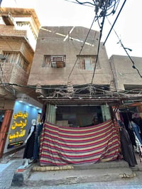 عمارة تجارية سكنية • ٣ محلات • شارع باتة
