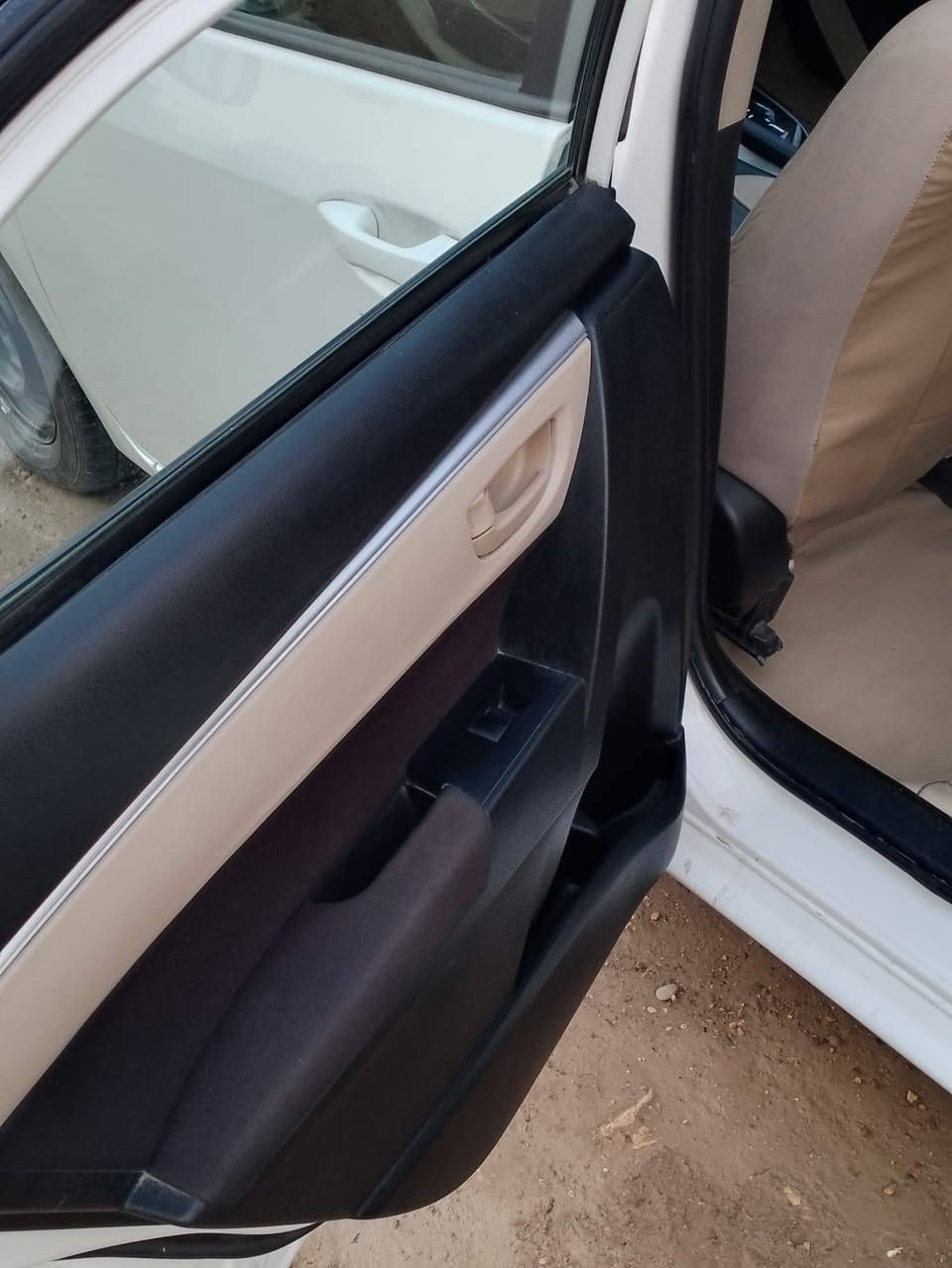 كورلا ٢٠١٤ ساز
رقم سليمانية وبأسمي تحويل ثاني يوم مكانها بغداد سيارة جاهزة من كل النواحي  وكما موضح بالصور و السونار الصور تصوير عادي وليس اسناب
تليفون *********** متواجد واتساب
اتصل   ☝️☝️☝️مكلف بالنشر
