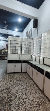 فاترينات • ٨ قطع • ٩٠×٢٤٠