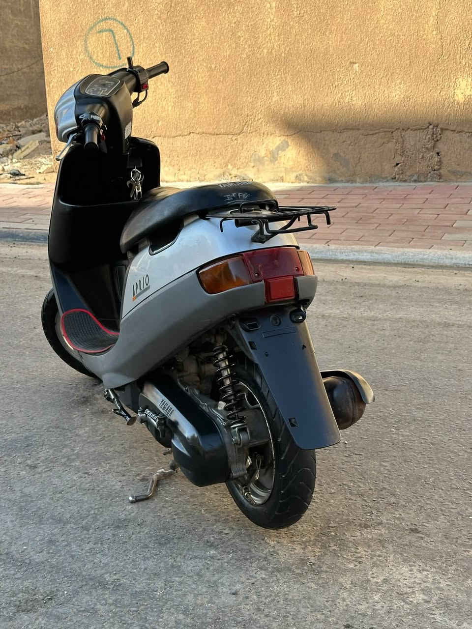 سلام عليكم دراجه بطه للبيع موديل 2000
الدراجه كهربائي كله شغال بالكامل  
والدراجه مجفته دراجه نضيفه و شلعه ومعدل 
الدراجه بلاديه من ناحية الكفرات الدراجه بكلشي 
 السعر 450 وبيه مجال للطيبيين
 مكاني كربلاء حي الصمود
 رقم فقط اتصال  ***********
