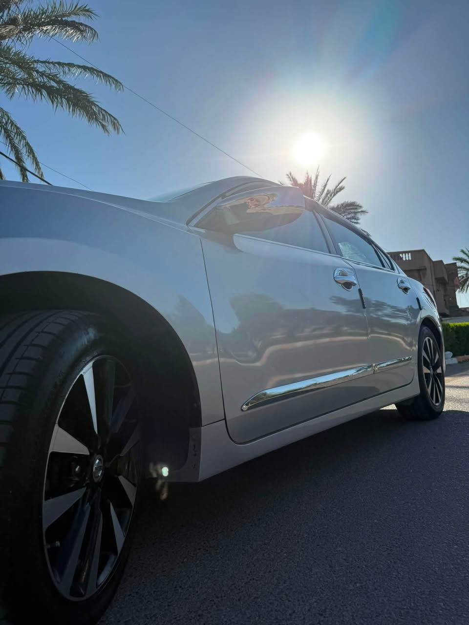السلام عليكم للبيع نيسان التيما 2018 SV وارد امريكي شرط استيراد على أيدي سياره ماشيه 87,000mi ضرر السياره جاملغ الايمن مبدل مصبوغ وجاملغ الايسر أجه مبدل من امريكه بدون دواخل لاشاصي و لغد بجم كبس و جنطه كبس 

🔹 المحرك: 2.5 لتر – 4 سلندر
🔹 القوة: 179 حصان
🔹 العزم: 240 نيوتن متر
🔹 القير: CVT أوتوماتيك
🔹 الدفع: أمامي FWD
🔹 عدد المقاعد: 5 أشخاص
• كاميرا خلفية
• Bluetooth
• USB
• 7 سماعات
• مثبت سرعة
• كرسي سائق كهربائي
• دعم قطني للسائق
• سياره بصمه 
• تشغيل عن بُعد حسب التجهيز
• أنظمة ABS و EBD
• مانع انزلاق وثبات إلكتروني
• وسائد هوائية متعددة
• مراقبة ضغط الإطارات
•شاشة تبريد 
•جامة السائق auto
•شاشة اندرويد 
• جام بلرايز اصلي 

للاستفسار اتصل على ☎️ *********** السياره رقم بغداد وبسمي سعر 125 وبيه مجال
