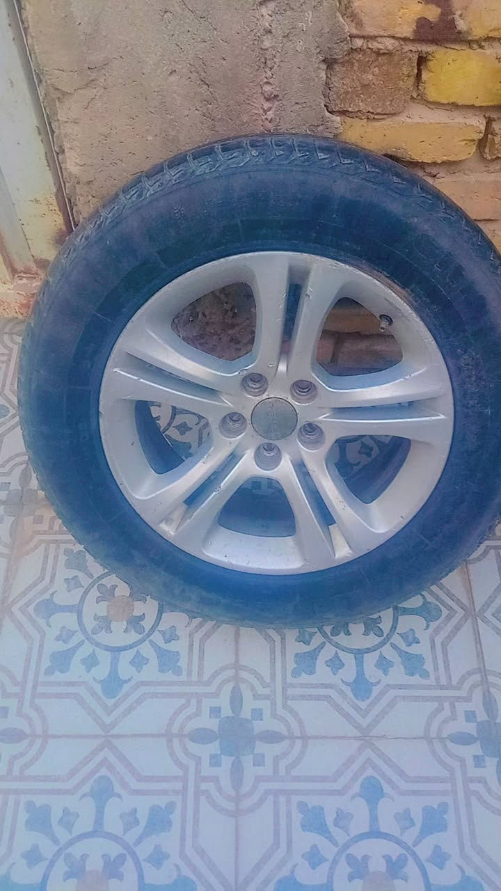 زوج اوياله للبيع هنه اوتايراتهن تايرات نص عمر اوياله جدد مابيهن لاتصليح ولاعواج رايدهن 125 اتصل*********** مكان بابل مركز
