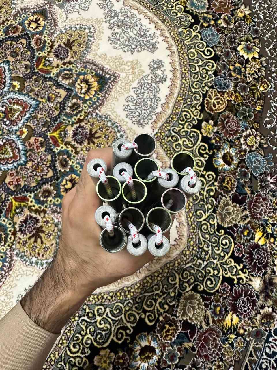 عندي هذا، بصراحة ما أعرف شنو هو ولا شلون يُستخدم.
أبيعه فقط بسعر الأنبوب نفسه. طوله 6.5 متر، وهو قوي ومتين جداً، مو مثل الأنابيب العادية.

اكتب سعرك بالتعليقات، وإذا عجبني السعر، مبروك عليك.
***********
