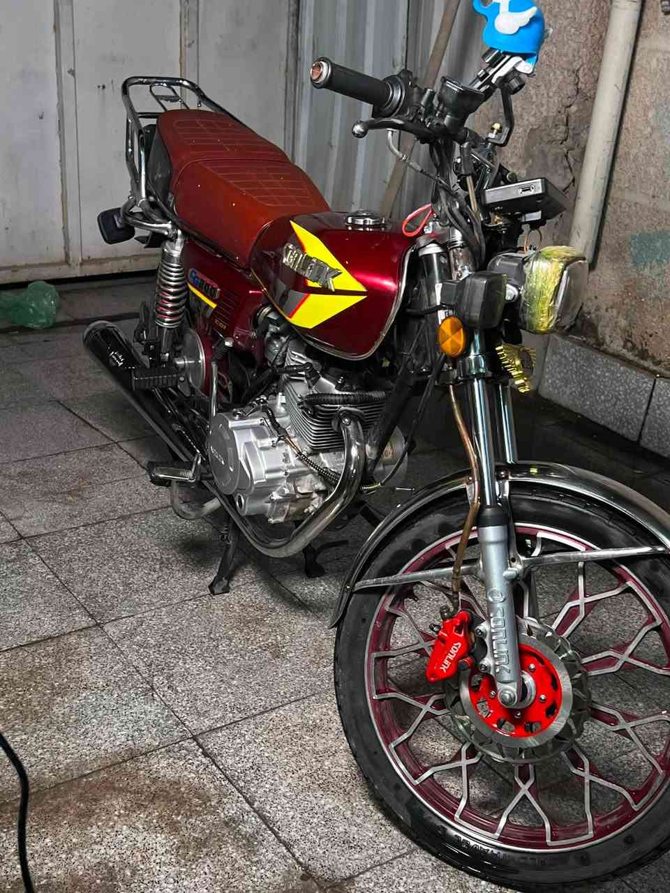 دراجة ايراني 200 cc ما ماشية اهواي ما مفتوحة مكينتهه ولا برغي استخدام شخصي موديل2024 نازلة بل2025 ، سعرهه 750 وبيهه مجال و مكاني حي اور ام الكبر و الغزلان و للتواصل عبر الواتساب ***********
