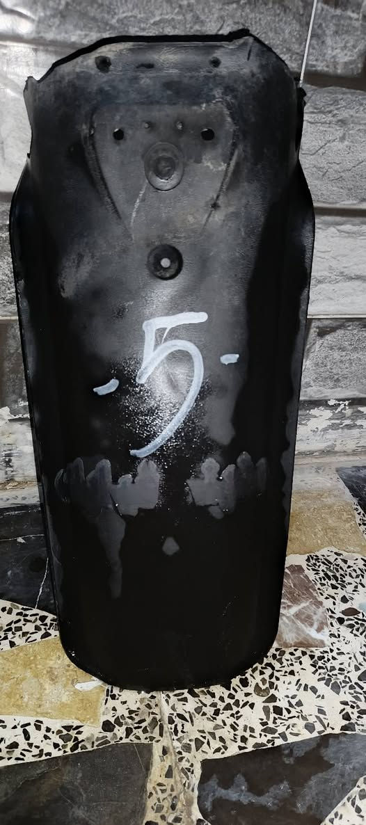 سلام عليكم غراض سكنز للبيع المازده سعرهة 15 الذيل 5 كابريتر هوه و الجوين 15 الكابريتر الثاني سعره 10و نضيف جديد قبق هندر سعره 10 بك لاي 5بي كسر بصيط مثل ما موضح بل صورة القبق مال مكينه ب 5 شوته ب 5 ستان 10 مكاني بغداد قرب الحسينية مال راشديه رقمي فقط واتساب ***********
