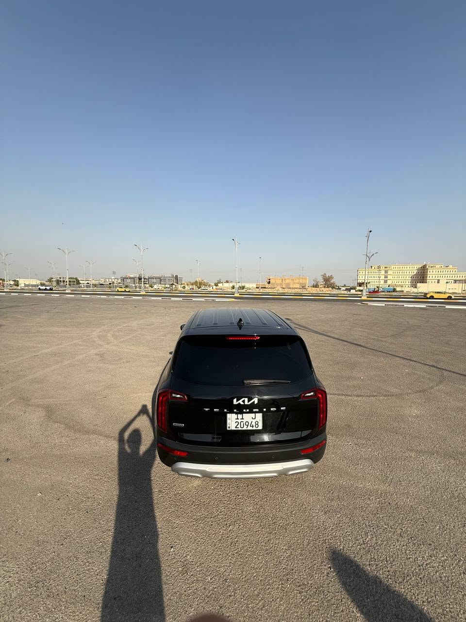 كيا تيلورايد 2022 LX للبيع 🚙
🔹 الفئة: LX
🔹 الممشى: فقط 28 ألف ميل
🔹 المحرك: V6 سعة 3.8 لتر
🔹 القوة: 291 حصان
🔹 القير: أوتوماتيك 8 سرعات
🔹 الدفع: AWD دفع رباعي
🔹 عدد الركاب: 8 ركاب

المواصفات:
• شاشة وسطية
• Apple CarPlay
• Android Auto
• كاميرا خلفية
• حساسات خلفية
• مثبت سرعة
• إضاءة LED
• مساحة داخلية واسعة

✅ السيارة بحالة ممتازة

🇺🇸 السيارة مستوردة على أساس كلين
📸 الصور مال أمريكا مرفقة، وتبين بيها كلير 4 قطع بالجانب الأيمن، كلير فقط.

💰 السعر: ٢٢٥$

📍 العنوان: كربلاء
📞 ***********
