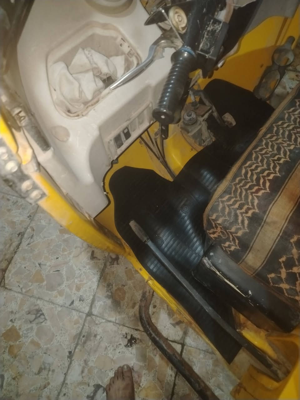 لبيع تكتك زيل كلها محورة باجات مكينه باجات 20 تكتك حلوة وكامله موديل 2018 بيها 3 اوراق السعر 1800 بغداد رقمي *********** بيه واتساب
