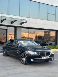 Bmw 730 موديل ٢٠١١ خليجي وكاله العروش السياره مكفوله من كلشي ومابيهة ا...