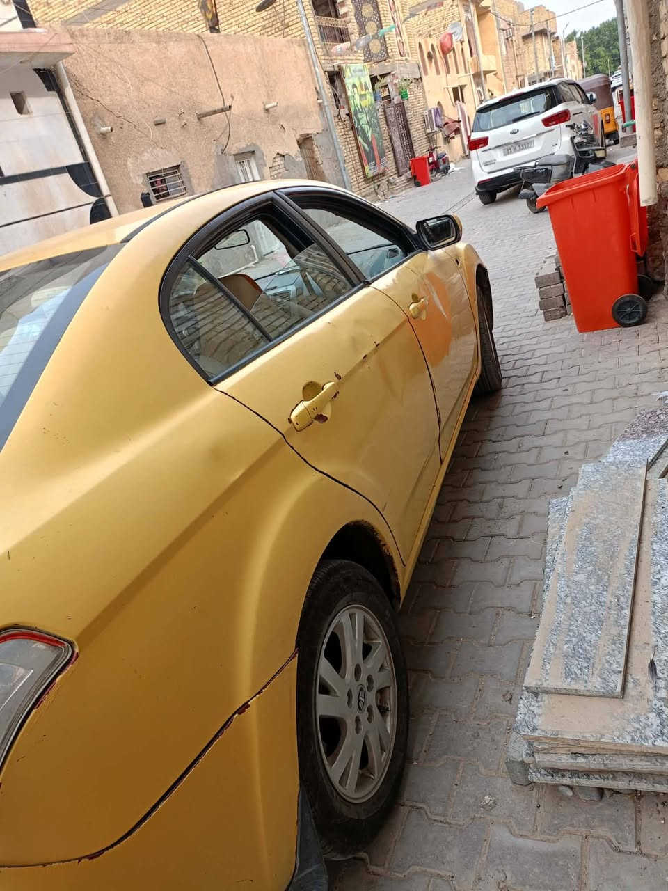 السلام عليكم فاو بي 50 مديل 14 سياره نضيفه نقصها بس راتيتر ومطلوبه رسوم 750 رقم انكليزي واسط (رقم مكفول) اروح ويا للمرور قبل كلشي
كير ومحرك كورله+منضومه غاز... سياره كامله عوزها ترتيبات بسيطه كلش( السعر 23) وبيها مجال مكاني( كوت) 
للستفسار (***********)
(***********)

