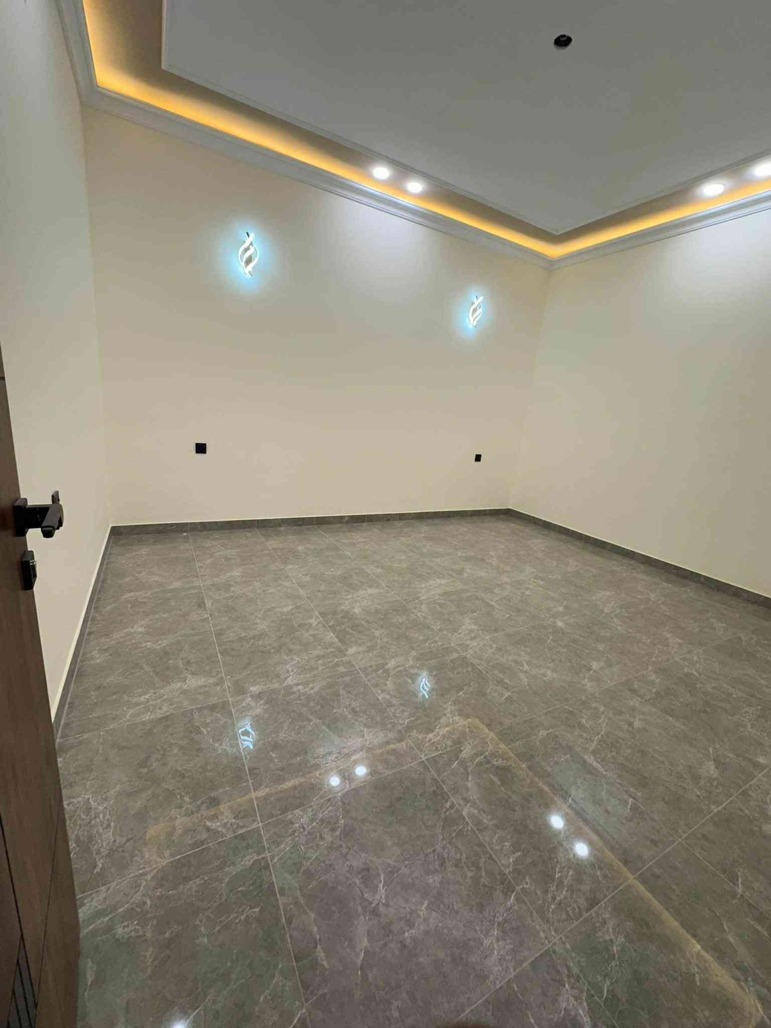 🏡 دار  للبيع | زيونة 712
📐 مساحة كل دار: 150م²
🛏️ 4 غرف
🚿 خدمات متكاملة
📍 الموقع: زيونة 712

✨ فرصة مميزة للسكن والاستثمار في واحدة من المناطق الحيوية في بغداد.

🏢 مكتب الودق للعقار
نختار الأفضل لتبني مستقبلك 🤍

🔑 بيع – شراء – إيجار – بناء – ترميم
📸 عرض وتصوير مجاني
📋 نستقبل جميع العروض السكنية والتجارية

📞 للاستفسار والتواصل:
***********
***********

📍 عنوان مكتبنا:
زيونة 710 مقابل نادي بلادي
وشارع فلسطين – بناية فرمان قرب كلية الرافدين
