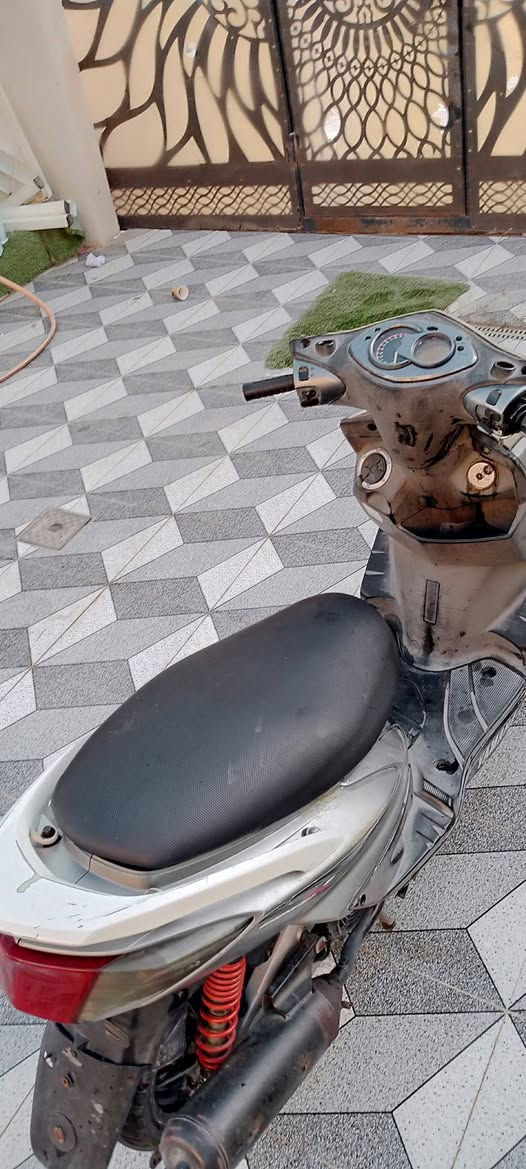 سكنس فحل
كبريتار
مكينه ما مفتوحة 
درجة كله بلاد
دبلات امامي رياضي معليه 
كفرات بلاد 
درجة ريده ب 750وبيه مجال رقم ***********
