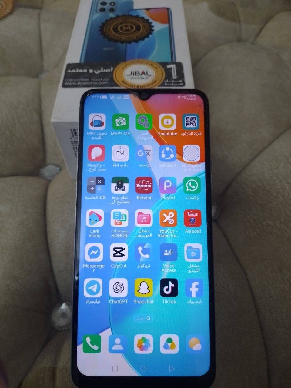 السلام عليكم للبيع HONOR X6 مستعمل قليل نضافة 99% ذاكرة 128 رام 4 اللون تيتانيوم سلفر شريحتين كاميرا 50ميگا بكسل مكفول كفالة عامة على وضع الشركة بدون تصليح مع الكارتون والملحقاة السعر 140مع التوصيل فقط داخل قضاء طوز ***********
