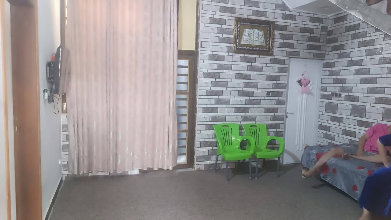 السلام عليكم دار للبيع طابو زراعي سند في زوير الغربية 25 يتكون المساحه133متر
مطبخ 450/350

كلدور 4/430

صاله401/530

غرفة نوم 40/410

منور 220/120

حمام 220/120 +حمام طابق ثاني نقص بس انارة
+درج بدون تطليك والبيتونه  سكف سندويج والصطح ع الكير 

السعر 85وبي مجال لستفار رقم ***********
