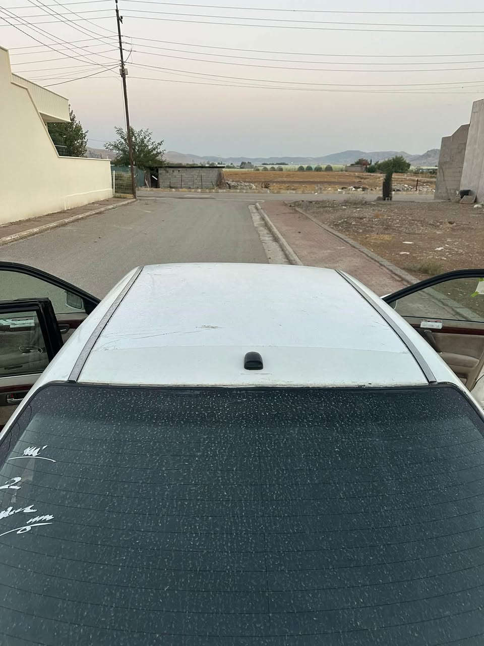 مليكة موس • ٤ باب • ٢٠٠٣