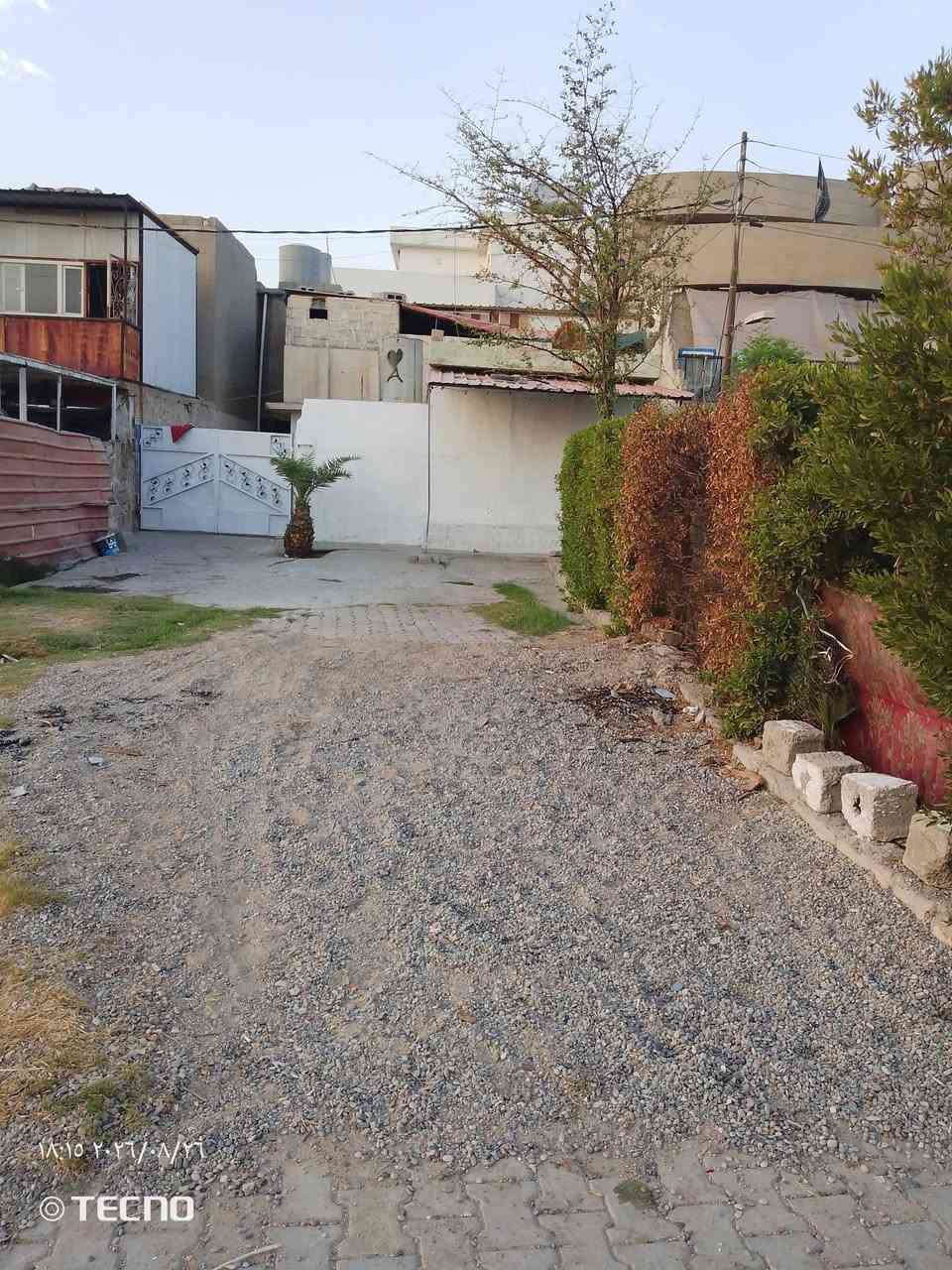 بيت للبيع اسره مفقودين مكان تجاري عالسايدين مقابل دوميز قرب لحم ابعجين اسراء مساحه ٢٠٠متر طابو 
***********
