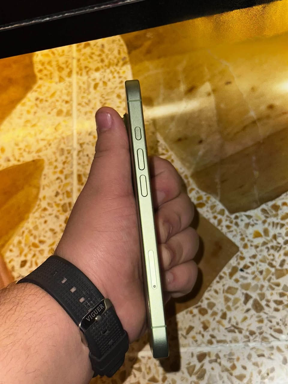 آيفون ١٧ • ٢٥٦ • بطارية ١٠٠٪