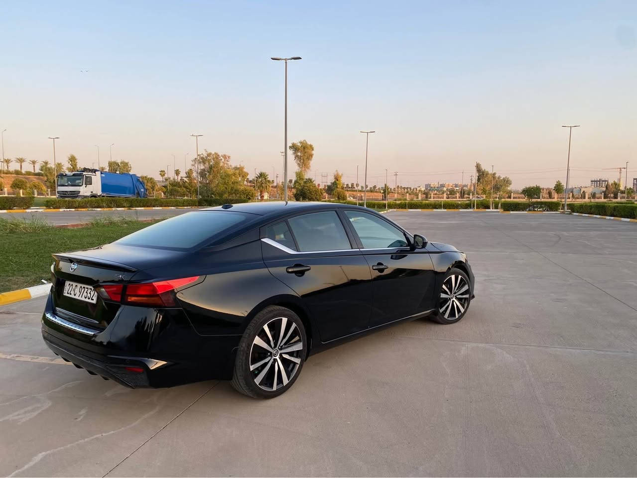 نيسان ئالتيما
2022مؤديل
مواسه فات SR
Ml 74. رؤيشتوه
يه ك پارچه ى بؤياغه پيش كه پس
ئيرباگ كه پس نه ته قيوه سه نه وى و ره قه م نوي
گيرومه كينه به شه ر ت سه ياره كه تابليى جوانه و جائييزه 
چاملغى پيشه وه بسته ك ساردى هه يه به ده نه ى پشته وه دووقنجى هه يه ماباقى هه مووشتى به شه رت
 *********** واتسئاپ له سه ر ئه وره قه مه يه أربيل, العراق
