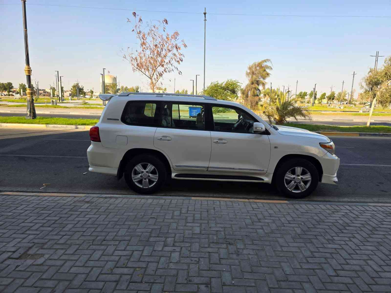 لاندكروز خليجي موديل2009 فول مواصفات 5بصمات كفاله عامه(السعر250) (***********)بيها شبر صبغ يم الايت مكينه8سلندر مكينه وكير كفاله وتبريد ثلج حداديه جديده تخم تاير جدد رقم بصره مشروع وطني عنوان السياره البصره*********** البصرة, العراق

نص مكتوب في الصور:
- CAMON 40 Pro 5G 23mm f/1.8 1/100s ISO83
- CAMON 40 Pro 5G 23mm f/1.8 1/100s ISO129