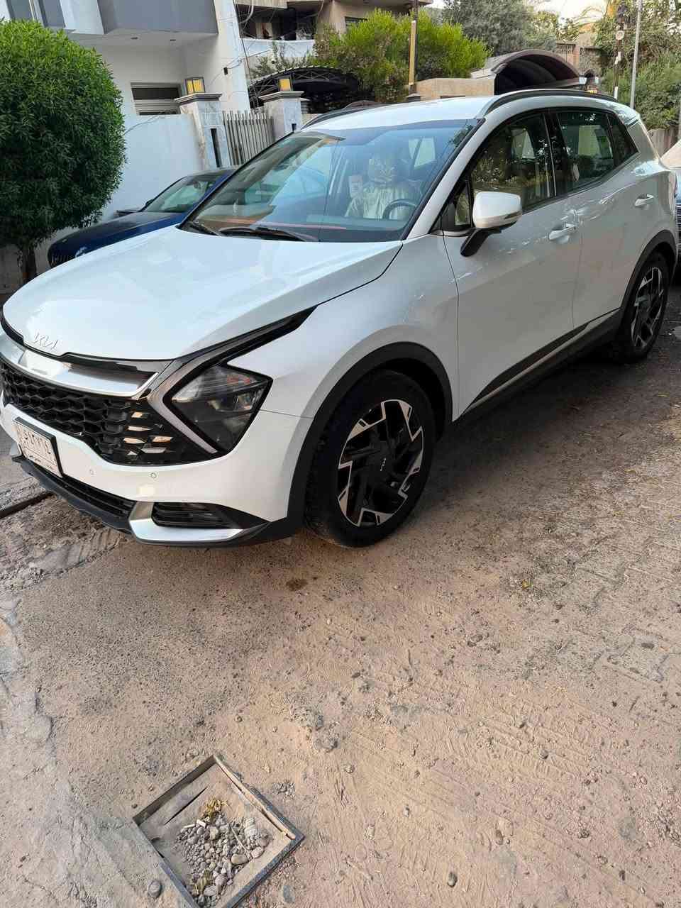 السلام عليكم
كيا سبورتج 2023 خليجي 

ماشية 45 كيلو قابل للزيادة

رقم بغداد 

محرك 2000 DOHC

بصمة  تشغيل عن بعد + ترحيب 

شاشة اصلية Apple CarPlay, Android CarPlay

حساسات امامي خلفي

كامرة خلفية HD

الكشنات الامامية كهرباء ثلاث حركات

تدفئة ستيرن و الكشنات الامامية 

تبريد قطعتين 

منفذ شحن USB مع منفذ Type-C 

منافذ شحن للمقاعد الخلفية عدد 2 Type-C

شحن هاتف وايرليس Wireless Car Charger

تايرات جديدة حجم 19 

تحكم ستيرن جهتين مع شفتات سرعة 

مانع انزلاق مع اوتو هولد مع مثبت سرعة  Cruise, Auto Hold, ABS

اربع انظمة قيادة Smart

اشاير بالمري +المري شفط

لدات اماميه مع لدات خلفيه 

سبيره العده ع وضع الشركه مانازل 

ضمان الدولية 

السياره بيهه ضربه بنيد هنا بالعراق ومصبوغ جزء بسيط موجودة صور الضربة

باب السايق بي ضربه صغيره جدا راجع على البارد

علما ان التصليح للحادثين اعلاه يم سمكري اختصاص ومعروف واعتناء جبير بالتصليح 

السيارة مرتبه ونظيفة 

سعر السيارة 200 ورقة

***********
التواصل على واتساب
مكاني المنصور
