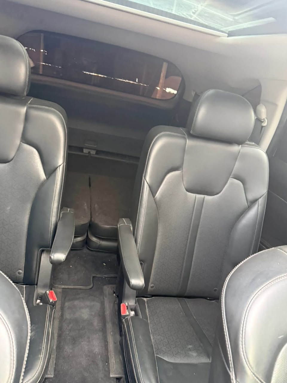 🚘✨ للبيع كيا سورينتو 2022 ✨🚘

السيارة وارد أمريكي، نظيفة ومرتبة وجاهزة للاستخدام✅

🔹 المعلومات الأساسية:

▪️ الموديل: كيا سورينتو 2022
▪️ المحرك: 2.5 بنزين – 4 سلندر تيربو 
▪️ الدفع: رباعي AWD
▪️ اللون: سمنت
▪️ المقاعد: جلد – 7 راكب
▪️ حادثها بچم
▪️ الرقم: بغداد خصوصي

⭐ المواصفات:

✅ سقف بانوراما
✅ 3 صفوف مقاعد
✅ مقاعد كهربائية ومدفأة
✅ شاشة وبصمة ومفتاح ذكي
✅ تشغيل عن بُعد
✅ كاميرا خلفية وحساسات
✅ رادار ومراقبة النقطة العمياء
✅ مثبت سرعة
✅ تحذير مغادرة المسار
✅ نظام صوت Bose
✅ تكييف أوتوماتيك
✅ مصابيح LED وكشافات ضباب
✅ مانع انزلاق وثبات إلكتروني
✅ فرامل توقف إلكترونية
✅ حساسات ضغط الإطارات
✅ أوضاع قيادة متعددة
✅ تحكم بالنزول من المنحدرات
✅ تحكم صوتي ونظام حماية من السرقة وحماية الاطفال

📍 الموقع: بغداد
💰 السعر: [180] وقابل للتفاوض 
📞 للاتصال: ‭ ‭***********‬
