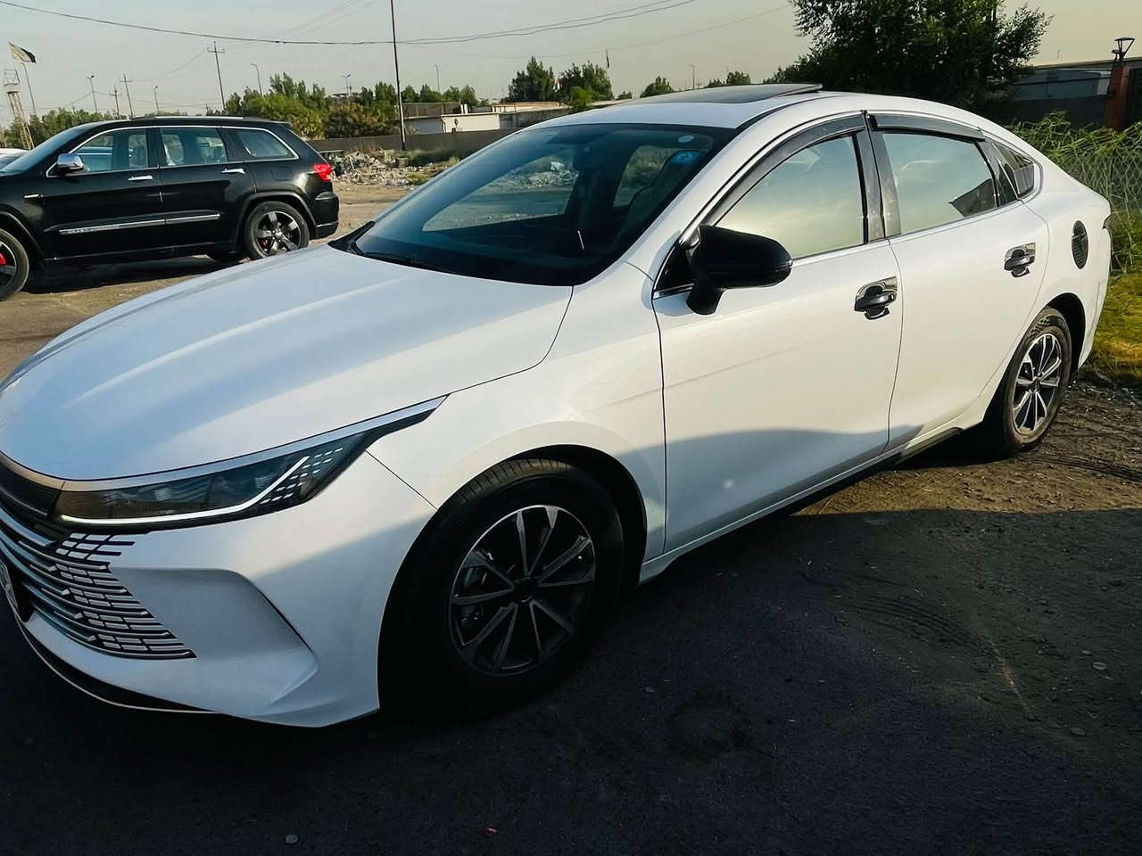 السلام عليكم 
للبيع BYD. موديل 2025 دستروير كفاله عامه السياره مراصفاتها معروفه ممشاها 8250 السياره بيها خمس رصعات مال شارع السياره بعدها بحالة الوكالة السيارة 
( كودها عالي وليس دبل كود ) مكانها بغداد البياع 
للاتصال ***********
سعرها 20800 وببها مجال بسيط 
السياره سعرها مناسب وسعر مال بدون فتحه
