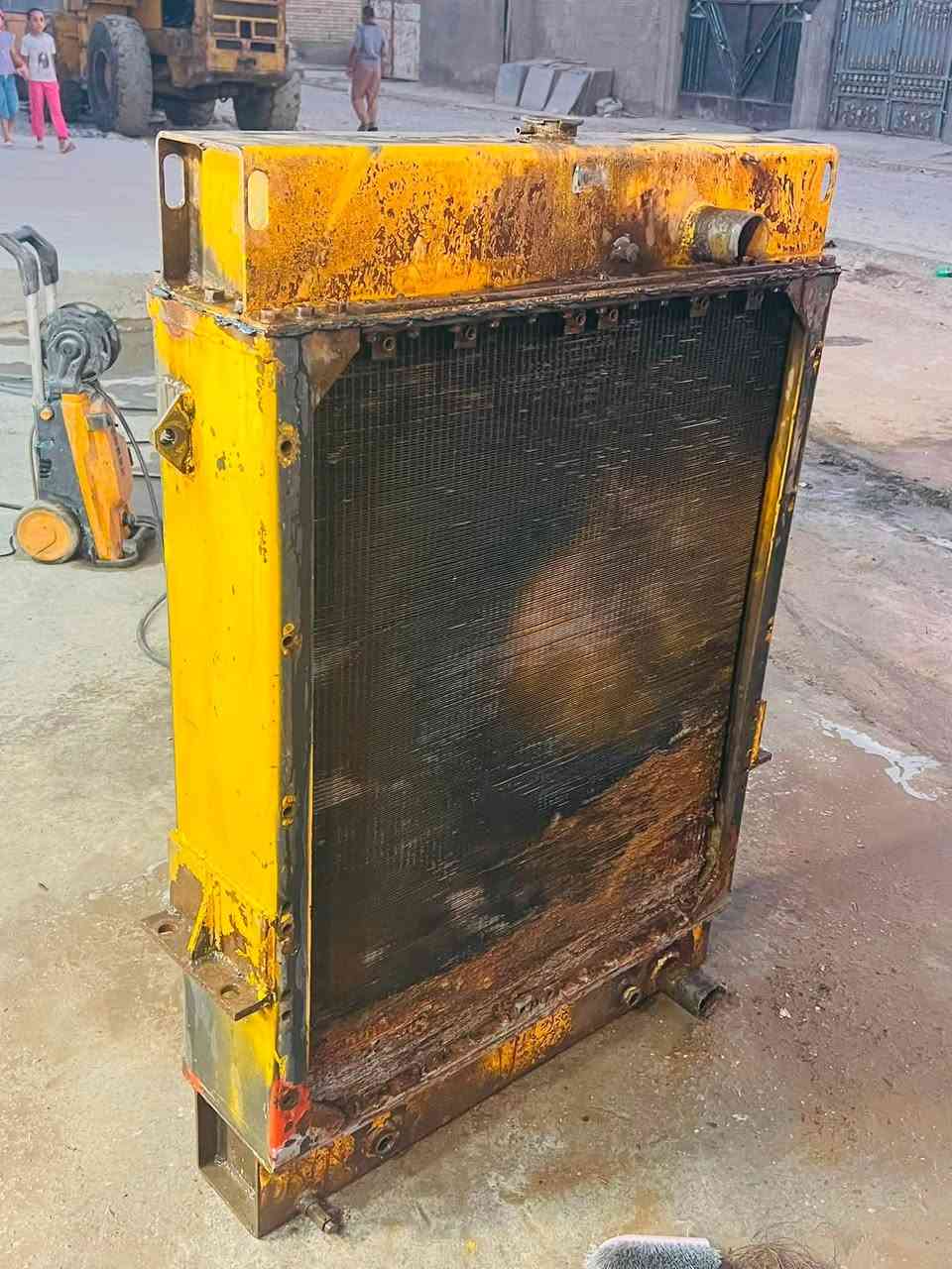 يا الله للبيع راديتر شفل ترهم عل  حجم 70 وعل 80 بلاديه شركه حديد مشيشه وكامله 7 سروات السعر 5 ورقات وبيهه مجال  المكان بغداد للاستفسار *********** ////***********
