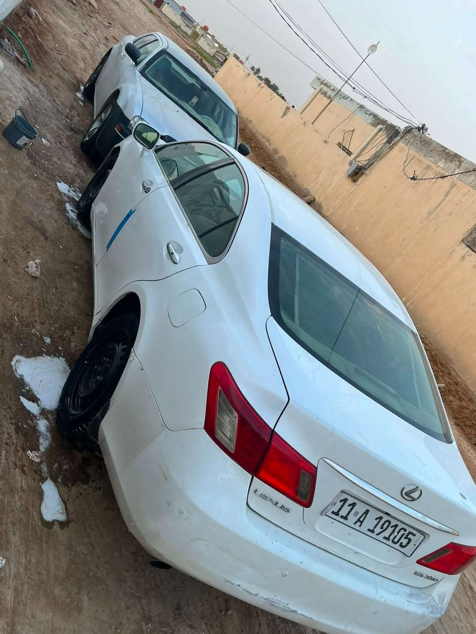 السلام عليكم
لكزز صالون 2008 es350 

بيع مستعجل  حادثه بسيط بدون دواخل وبيه رشات صبغ ورصعات حالوب قليلات 

السياره عوزه فقط دعاميات شويه يردالهن سمكره وصبغ وبيه طخات بسيطه  السياره كير ومكينه جدد عايزه كم شغله بالكهربائيات ميكلفن حته  200
هزه جديده وسنويه لل29 باسمي السياره 
رقم التلفون  ***********

السعر 80وبيه مجال 

او مراوس حسب القناعه
