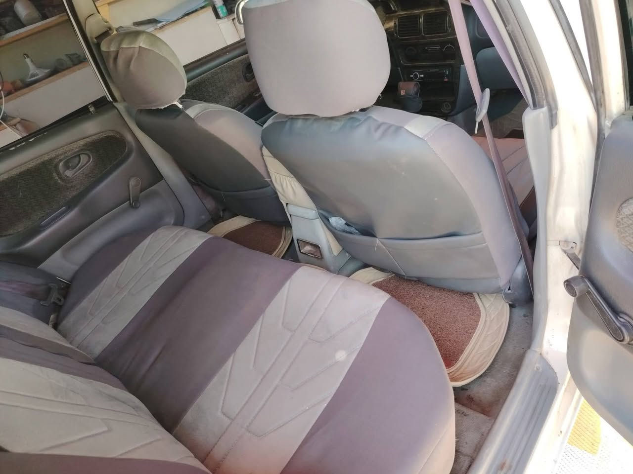 بروتون ويرا للبيع 🚗
النوع: بروتون ويرا  2004(Proton Wira)
تابع قائمه ادامه السياره المرفقه بالمنشور
​اللون: أبيض
​الناقل: كير أوتوماتيك
​الرقم: بغداد (لوحة جديدة) بسمي تحويل مباشر
​الداخل: كشنات مخمل مغلفة (نظيفة جداً كما في الصورة 40136.jpg)، تبريد وكف وجه الكمبريسر ، وكهربائيات شغالّة.
​المكان: [كربلاء المقدسة الحسينيه ]
​السعر: [مناسب جدا]  @إشارة
​للتواصل: []
          [***********

سعر سعر 35         
بيهه ضربه بلحوض وطخات موضحه بالفيديو وصبغت عام ترايك لفغانستان😑😊
شرط بنيد متفتحه بس من تبدل دهن
