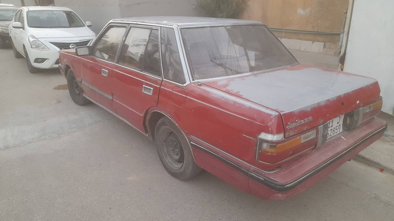 سوبر ٨٥ سياره بلاديه محرك بطه اثنين ونص كير محرك حاويه جديد رقم انكليزي بغداد بااسمنه تايرات اخو الجديد سعرها ٣٠ وبيها مجال للشراي مكانها بغداد الشعب رقم *********** لحد يتصل وره ال١٢ مااجاوب
