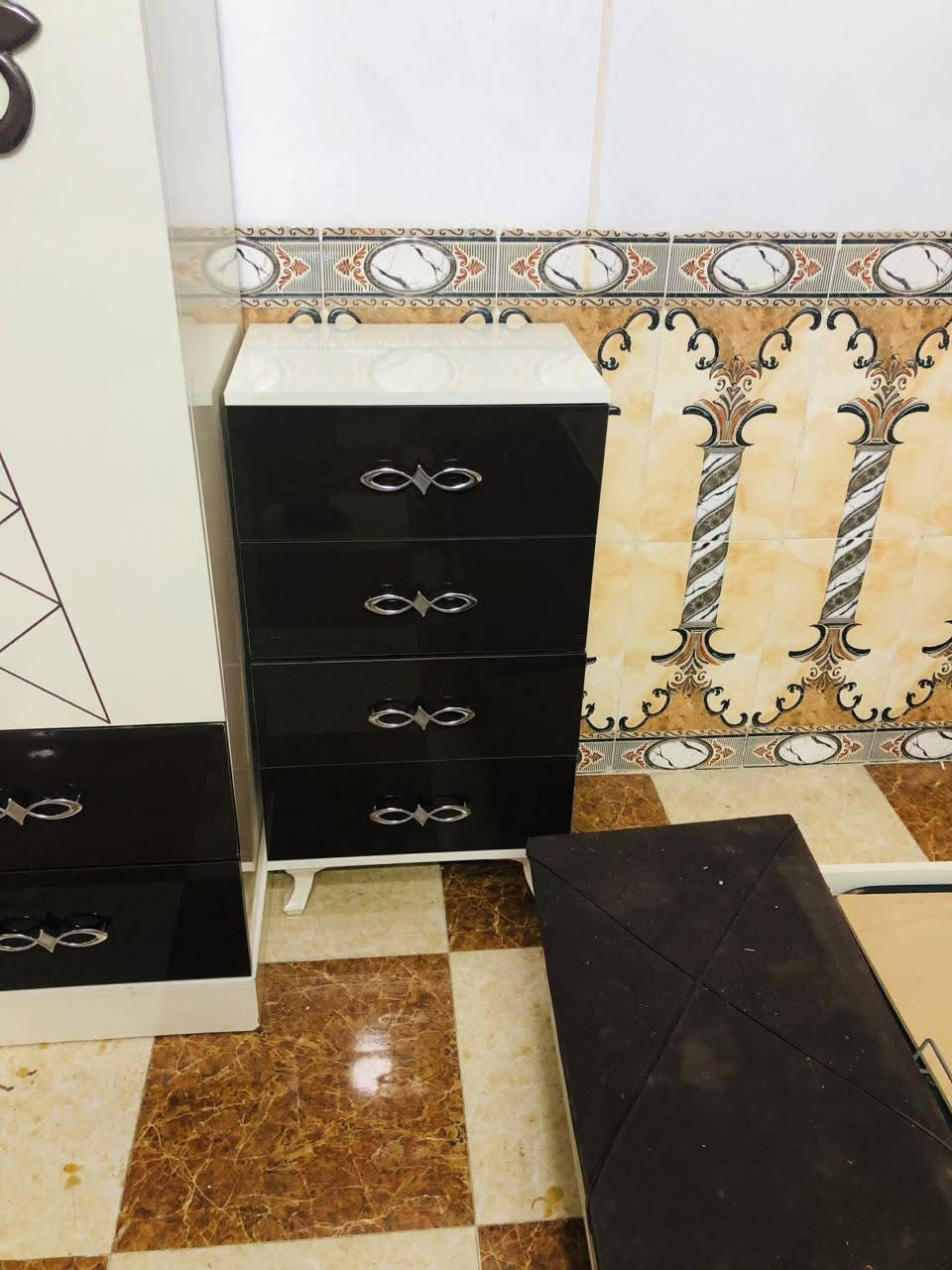 غرفه نوم تركي 7 قطع كل عيب مابيها جاهزه من كل شي السعر 450 وبيها مجال شراي خابر *********** كركوك, العراق
