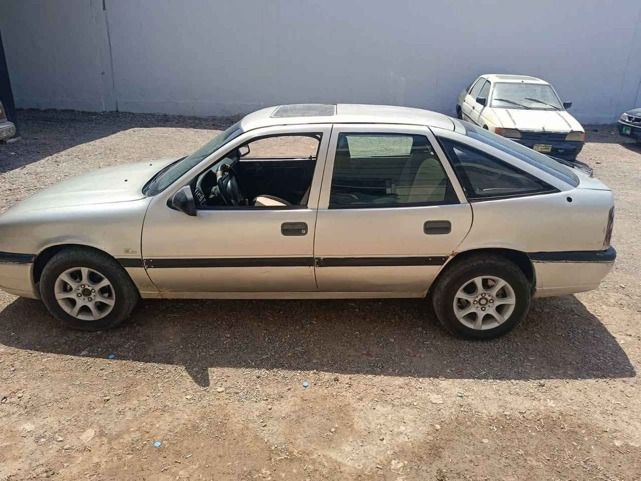 فكترا كير  توماتيك
محرك 20 شرط بدون صرف بدون نفخ  صرف بدون نفخ 

سنوية بيضه صاحبها ثاني يوم يحول 
السعر 22 وبيها مجال
مكان حمام العليل 

***********
