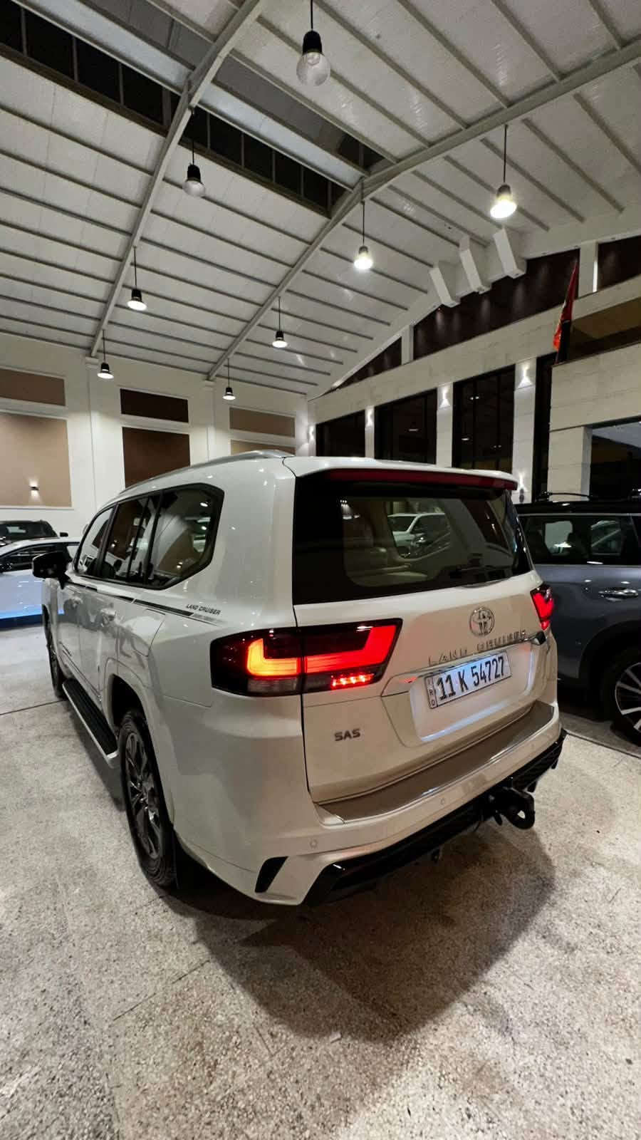 السلام عليكم 🌹
🚘 للبيع أو المراوس

لاندكروز 2024
SAS Limited أصلية
📍 ماشية: 32,000 KM

✅ السيارة مكفولة كفالة عامة من كلشي
⚠️ فقط توجد رصعة بسيطة جداً بالباب الخلف الصدر مسحوبة سحبة بسيطة جداً.

🔹 باقي السيارة مكفولة كفالة عامة من كلشي.

📍 موقع السيارة: بغداد – النهضة

📞 للاستفسار: ***********
