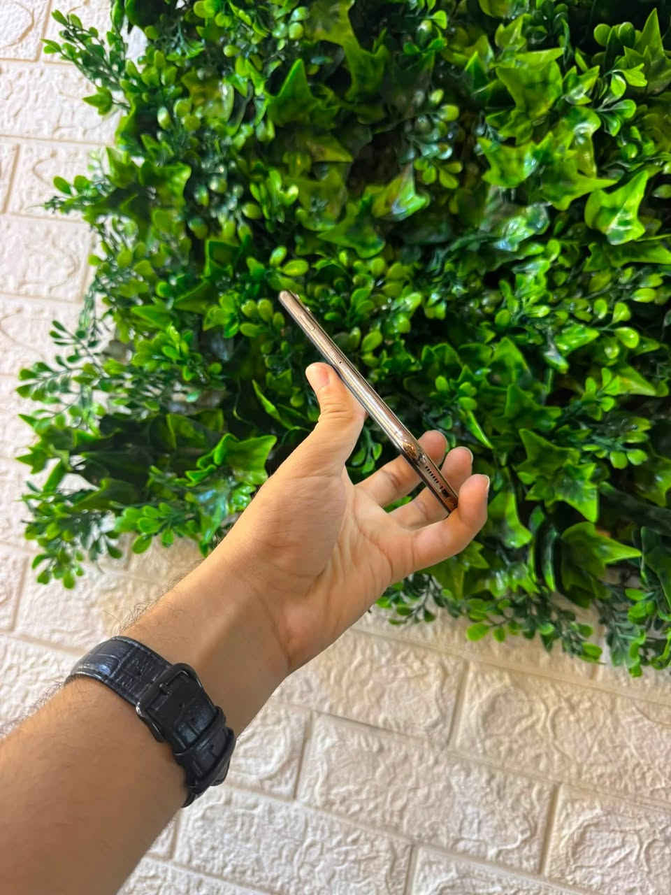 ايفون 11 برو ماكس لون ذهبي  256 بطاريه 75 مبدل شاشه وفيس ايدي واكف وبطاريه مبدل جهار نضافه 100/100 مكان تكريت شارع المسشتفى العسكري ***********

