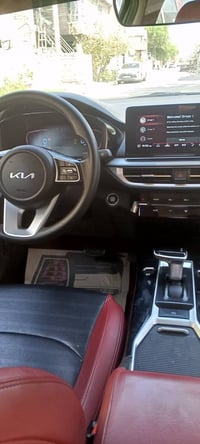 موديل ٢٤ تجميع صيني السياره على ايدي من الشركه بدون حادث وصبغ السعر ١٣...