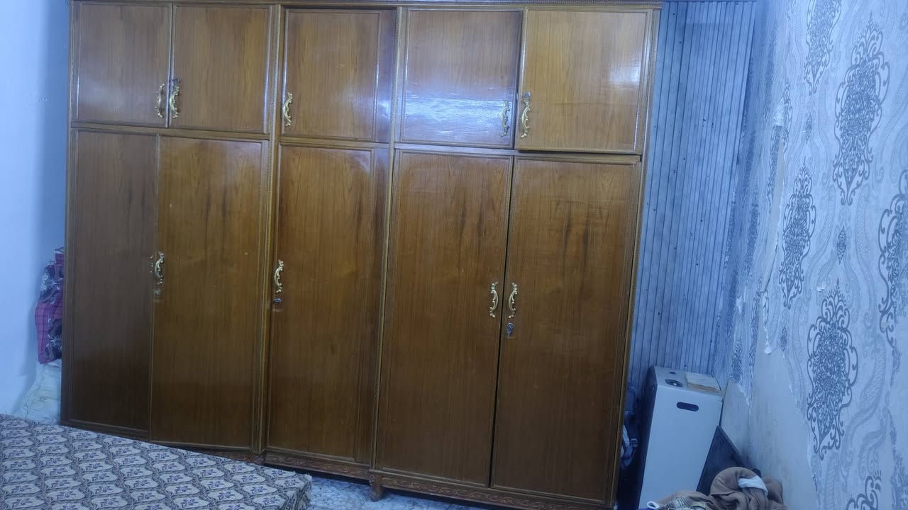 كنتور صاج مع صوميه للبيع السعر 350 وبيهن مجال مكاني البياع الرساله الاولى 
***********
