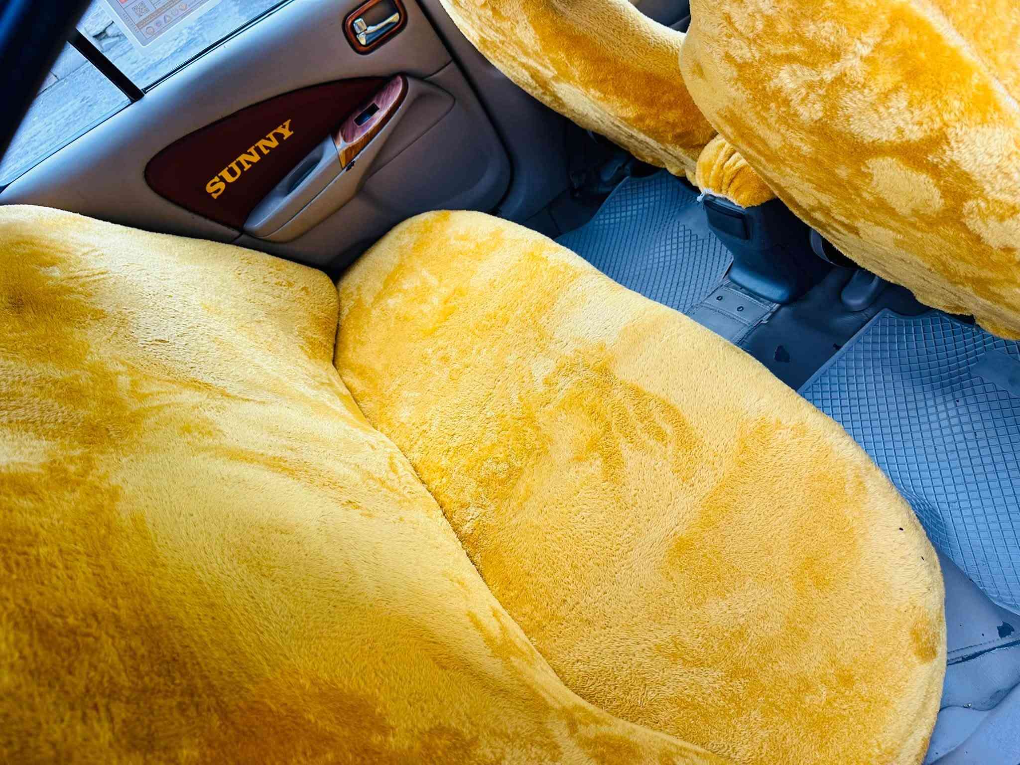 موديل ٢٠١٠ • أسود • مكينة وجير