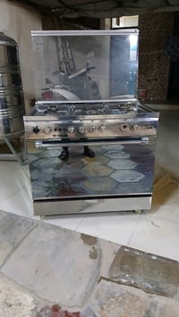 طباخ نضيف كلش نوع فريش شغال عل فحص السعر ٢٠٠ الف 07825228483