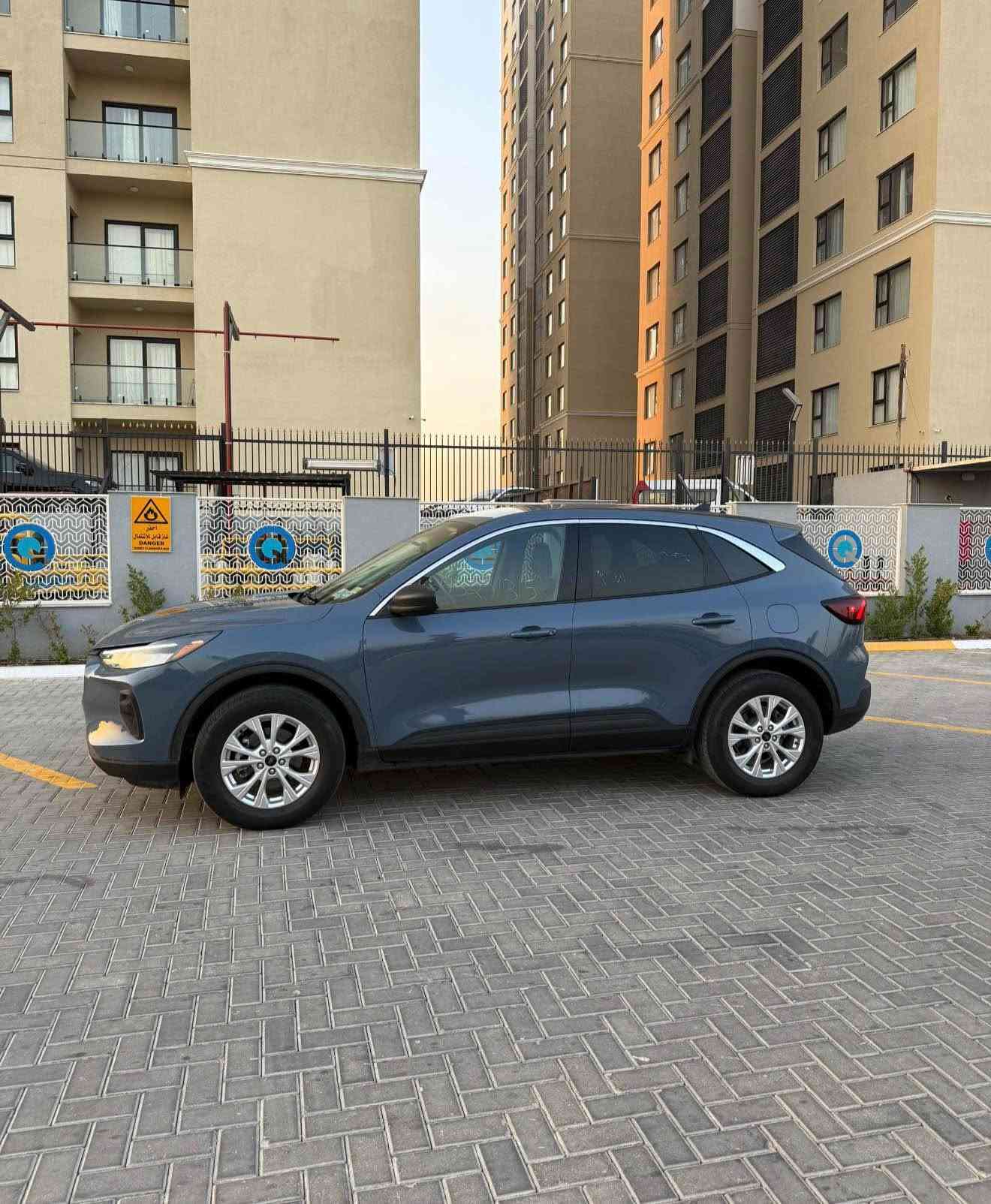 فورد سكيب 2023 اكتڤ
محرك 1500 اقتصادي 
رقم بغداد  
مواصفات: 
بصمة 
دخول ذكي بدون مفتاح
تشغيل عن بعد 
تدفئة كشنات 
تدفئة ستيرن
تحديد مسار 
رادار امامي + خلفي 
نقطة عمياء 
صندوق كهرباء 
شاشة تدعم ابل كار بلاي + اندرويد اوتو 
كامرة خلفية 
تبريد قطعتين + مناخ منفصل 
دفع رباعي AWD
حادث خفيف صبغ جاملغ السايق فقط 
السيارة تشتغل وتمشي من امريكا 
ماشية 44 الف ميل قابل للزيادة 
سعر 138 وبيها مجال 
للأستفسار *********** بغداد, العراق

نص مكتوب في الصور:
- فورد سكيب اكتيف موديل 2023 ACTIVE رقم بغداد سيارة تشتغل وتمشي من امريكا حادث خفيف صبغ جائنع السائق فقط محرك 1500 اقتصادي المواصفات بصمة دخول ذكي بدون مفتاح تشغيل عن بعد تدفئة كشنات تدفئة ستيرن تحديد مسار رادار أمامي + خلفي نقطة عمياء صندوق كهرباء شاشة تدعم ابل كار بلاي + اندرويد اوتو كاميرا خلفية تبريد قطعتين + مناخ منفصل دفع رباعي AWD للإستفسار *********** السعر 138