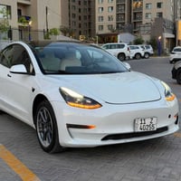 تسلا 3   موديل 2023  ماشيه 24 الف   اوف لاين   حادثها بنيد وجاملغ سيار...
