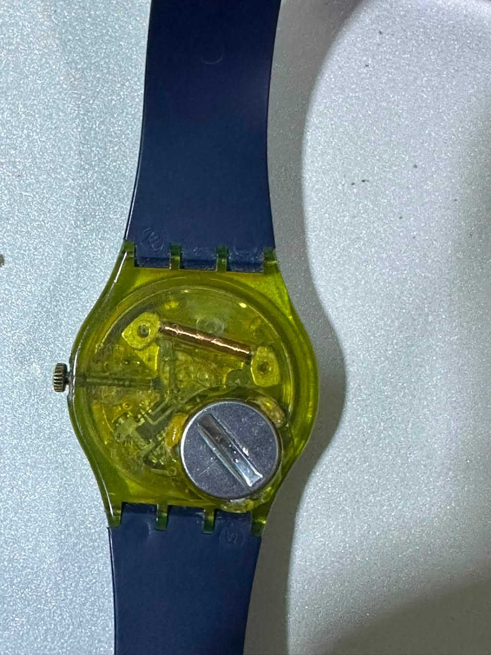 ساعة Swatch Swiss أصلية 🇨🇭⌚
ساعة Swatch Swiss كلاسيكية ومميزة بتصميم أخضر أنيق، مع عرض اليوم والتاريخ، وسوار أسود مريح.

🇨🇭 Swiss Made

✨ تصميم كلاسيكي مميز

📅 عرض اليوم والتاريخ

🔧 تعمل بشكل جيد

🎨 لون أخضر نادر وجذاب

مناسبة للاستخدام اليومي وللمهتمين بساعات Swatch القديمة والكلاسيكية.

السعر: [35]
رقم التواصل 
***********
