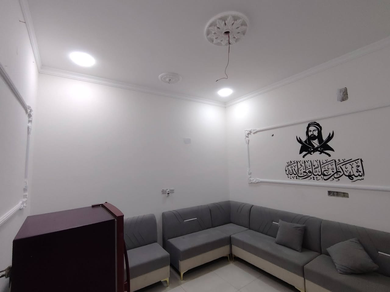 🏠 دار للبيع كوت حي الحكيم شارع بيت عطوف مساحه 55متر
طابو زراعي مرقم من قبل قسم بلدي حي الحكيم خدمات ماء كهرباء مدارس يتكون من....غرفة نوم...مطبخ....استقبال...مجمع صحيات...طرمه...مخزن...سطح....سعر 28
#للاستفسار_مرجعة_مكتب_الريان_الاستثمار_العقار
_كوت_حي الحكيم 
بإدارة حسين ابوسند الركابي 
***********

