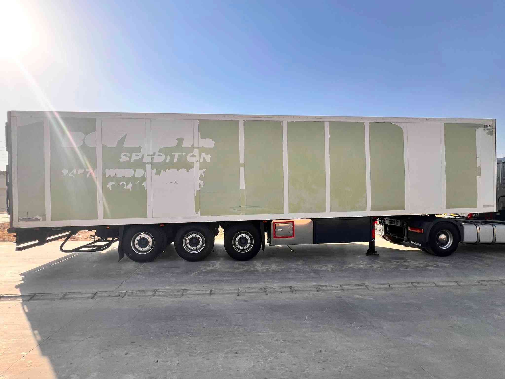 سلام عليكم للبيع براد شمتز منفيس سمك 5 جهاز اس بي ثر شاشه 200  غاز404 شرط تنزيل دنكير سحال بلادي تخم تايرات جديد جوا سعر 78 وبيها مجال ***********
