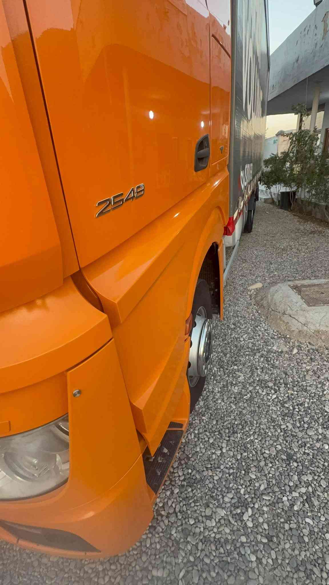ماشاءألله
أكتروزوحش
موديل ٢٠١٨
سقف وسط
حجم ٢٥٤٨👁️📦
فول مواصفات 
رقم سليمانيه 
سياره مكفول كفاله عامه
مكان سليمانيه معرض عوزيري
***********📞
