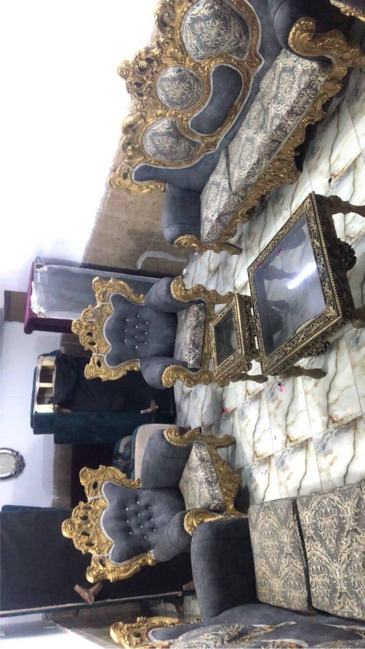 تخم ملكي زان ايراني 10مقاعد نظافه فوول اي ضرر مابيه  ثقيل تكمه السعر 450وبي مجال العنوان البياع*********** اتصل واتساب
