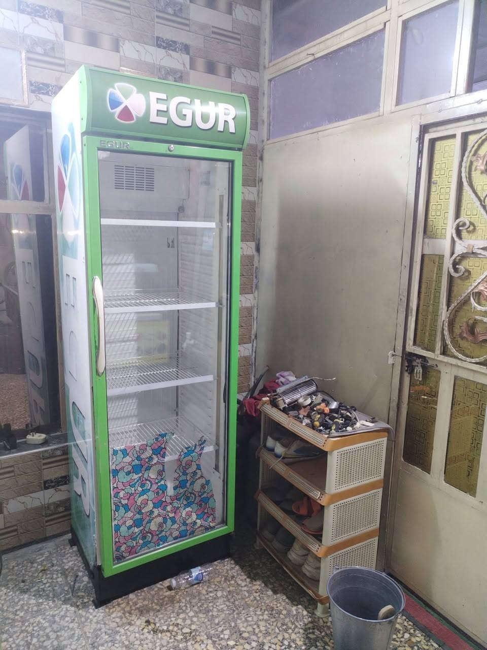 عارضات عمودي عدد 4 ومجمدة حجم 16 قدم السعر كلهن مليون العنوان بغداد حي اور الشراي يتصل على هذا الرقم ***********
