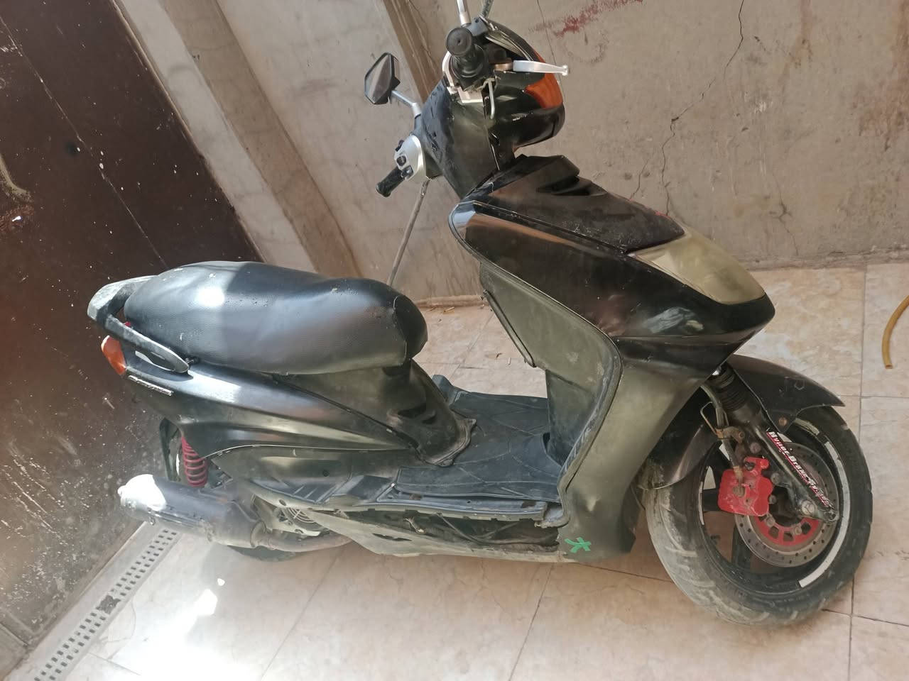 سكنس نثيه للبيع مجفته جديد كابريتر ابلاد كفراتها ابلاد تشتغل سلف هندر كهربائيات كلها شغتله بس البارحه طفت يمكن ابلك مااعرف بيهن سعرها 250مكاني حي الجهاد  ***********بيه وات ساب
