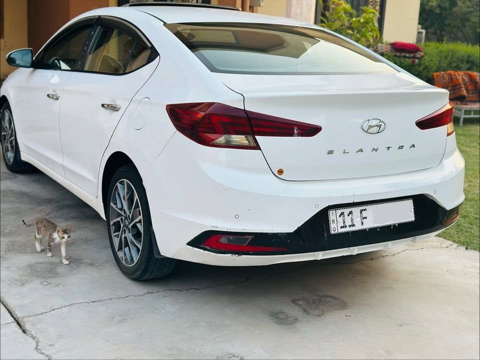 السلام عليكم
النترا 2019 خليجي 
فول مواصفات عدى البصمه مكينه 2000 دوش
بيه صبغ باب الصدر والدوسة الجانبية جة وحده فقط 
السعر 128$ مكان بابل الاسكندرية 
***********
