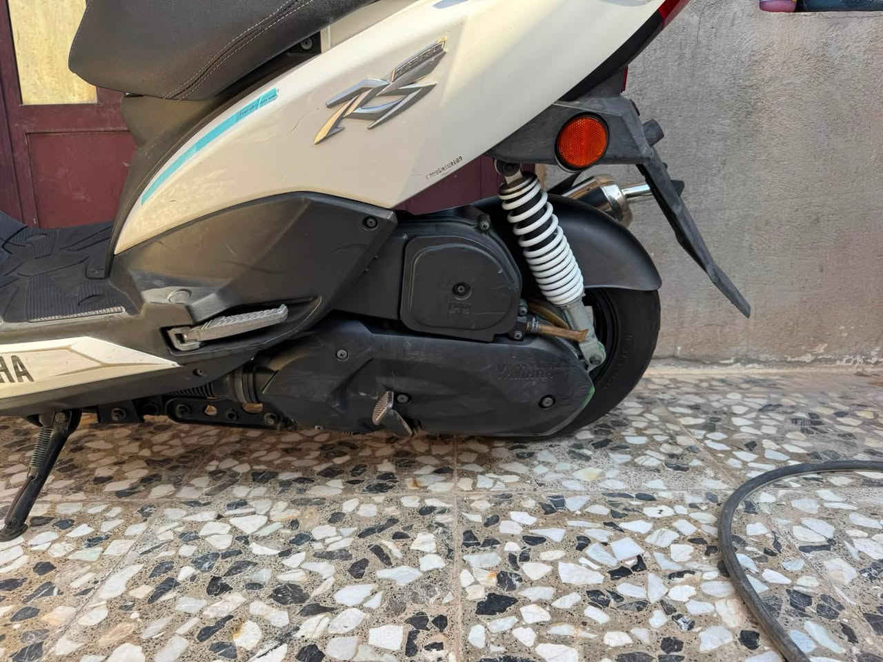 السلام عليكم للبيع ماكس حديث مزودة بلاد السعر1350 الف وبيها مجال قليل مكاني بغداد الزعفرانية ***********مصطفى
